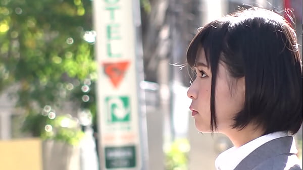 httpsbitly3nlsny7 ハメ撮り gカップ巨乳jkちゃんとハメ撮りセックス。18歳とは思えないぐらいエロいおっぱいの持ち主。制服を着たまま正常位やバック。バックで激しく揺れる巨乳がエロすぎる。